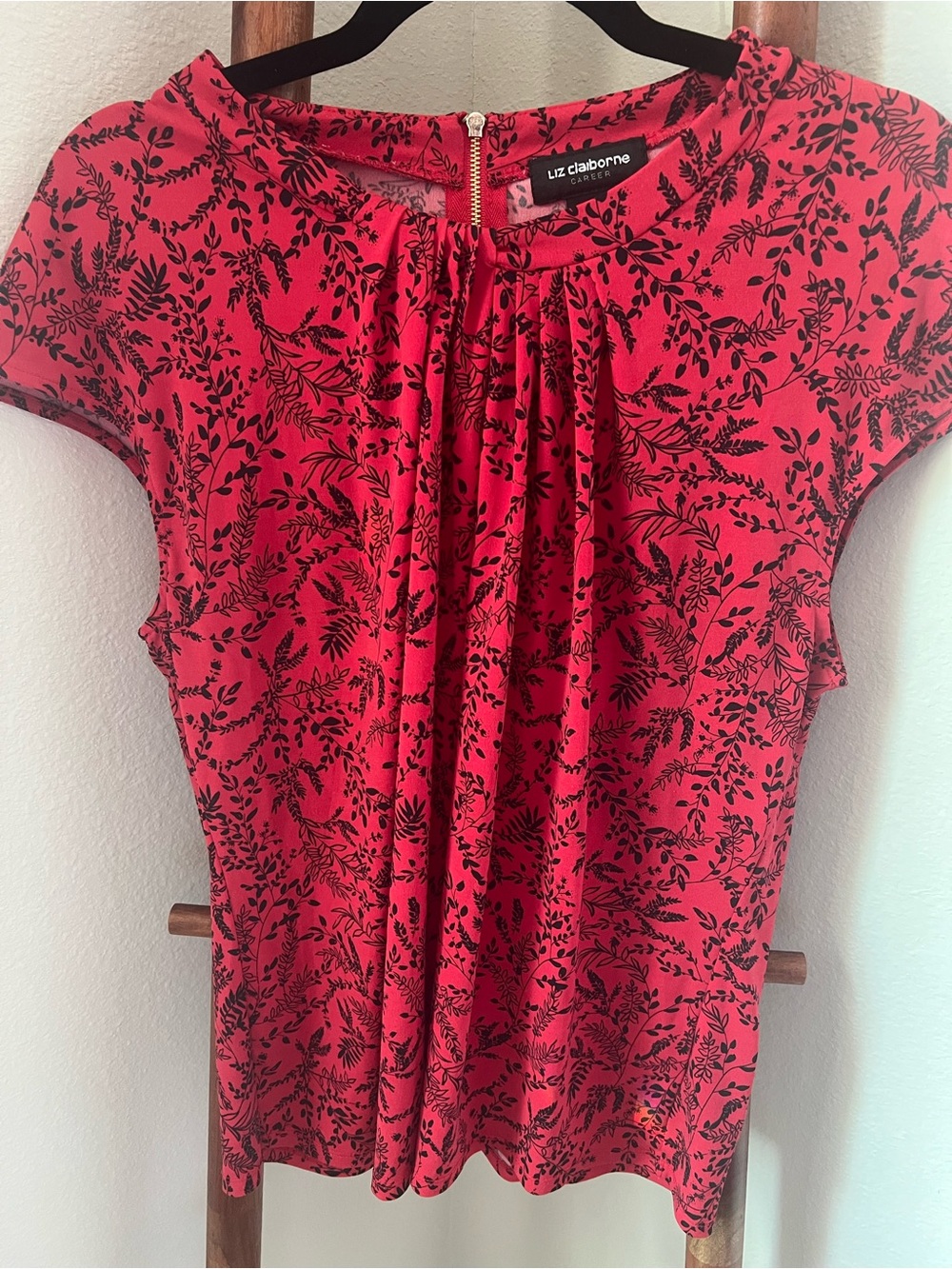 Liz Claiborne Coral-Red Floral Cap-Sleeve Blouse